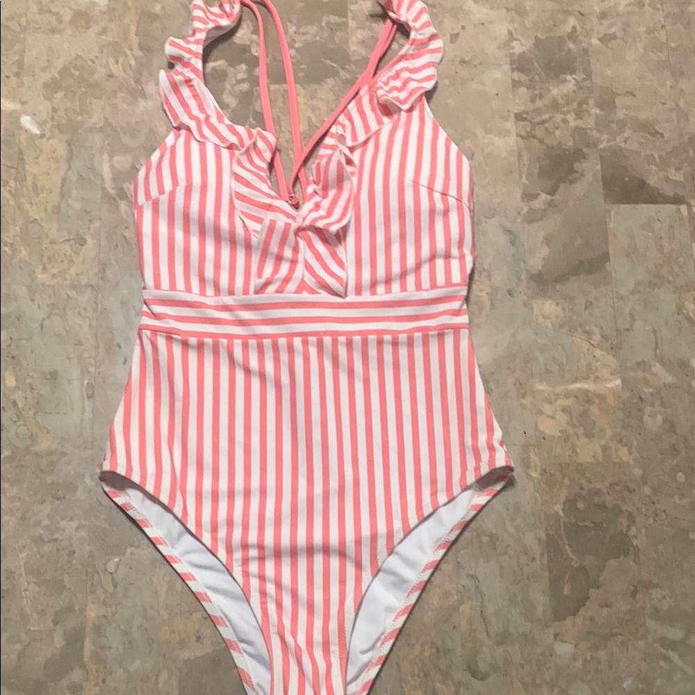 Cupshe Pink and White Ruffled One Piece Swimsuit